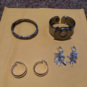 Silver toned jewelry matching set